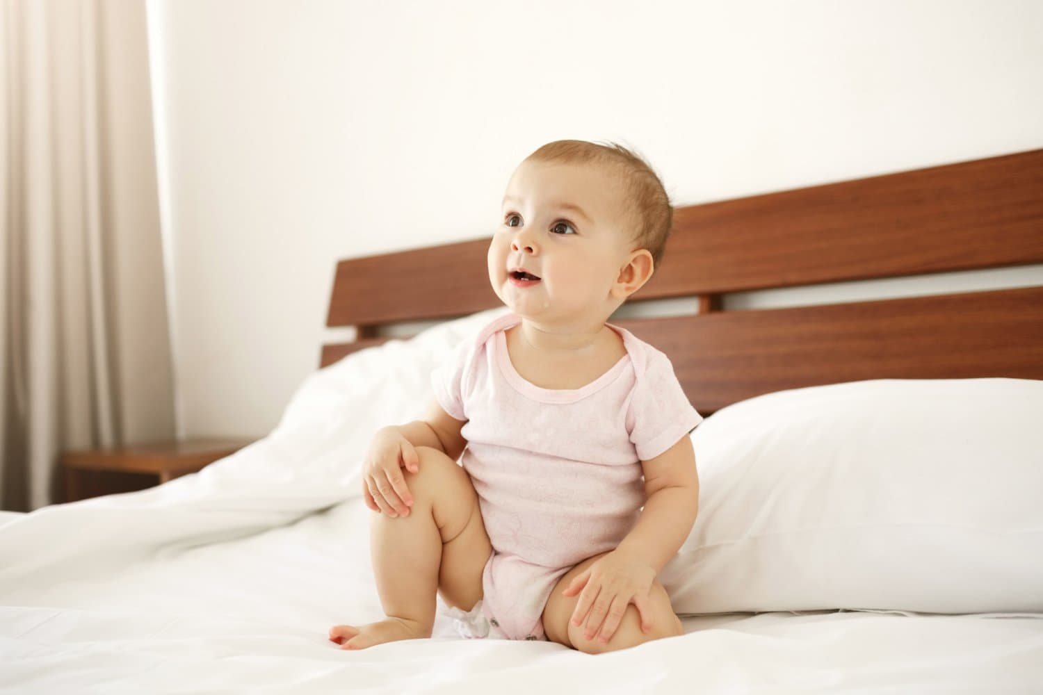 5 Cara Melatih Bayi 4 Bulan Duduk Agar Cepat Mandiri & Aman