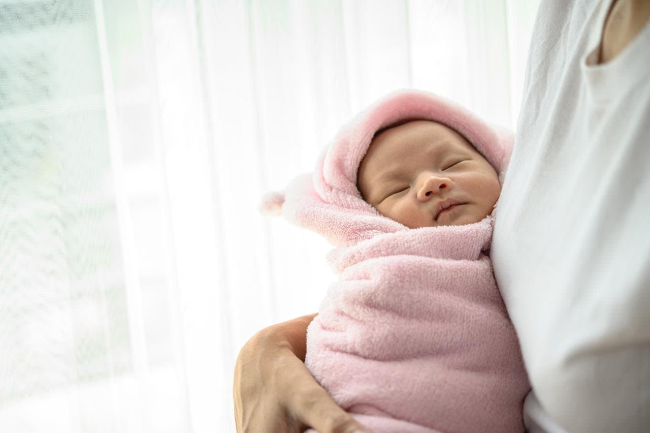 Bayi Baru Lahir Gumoh Berdarah, Normal atau Berbahaya?